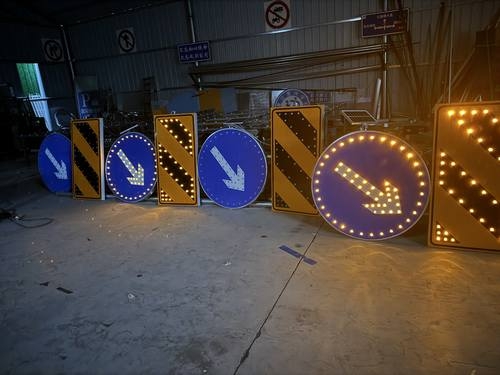 商丘商丘河南太阳能自发光交通路标牌厂家